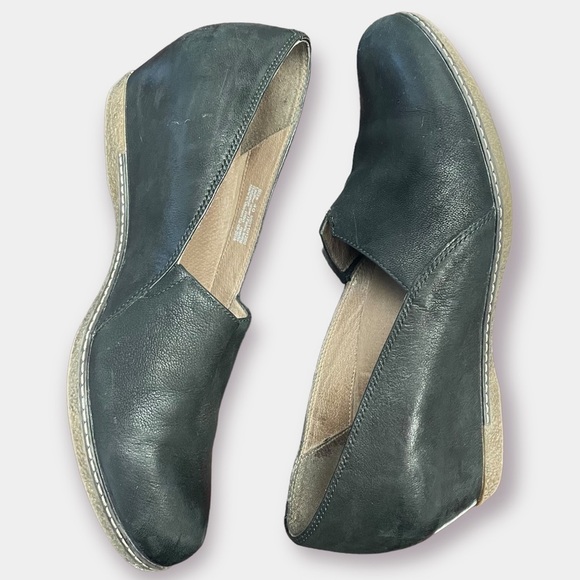 Dansko Liliana Wedge Black Leather Size 40 US 9.5-10 - Picture 2 of 8